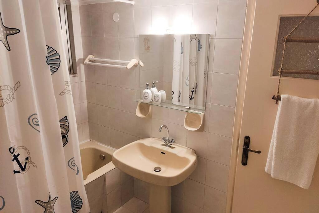 Apartment 95 M2, Center Of Sitia, Wifi, 350M Beach Extérieur photo